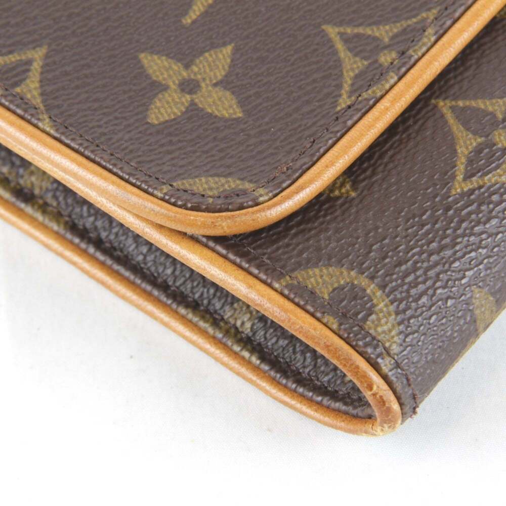 LOUIS VUITTON Authentic Brown Monogram Canvas Pochette Shoulder Bag - Picture 4 of 9